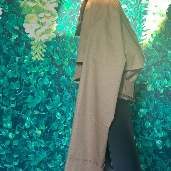 SOLD!!!!! NWOT - Naked Wardrobe I’ve Got That Flare Cropped Jacket (Size M) - Picture 5 of 5